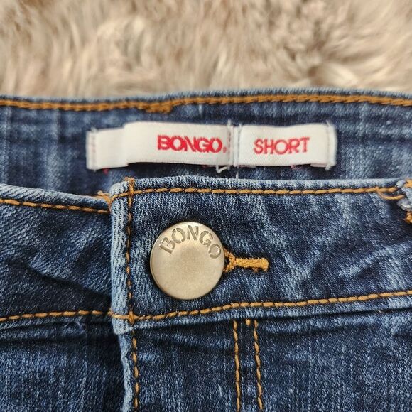 Bongo Medium Wash Denim Cut-off Cuffed Hem Shorts Juniors Size 7 - Picture 3 of 10